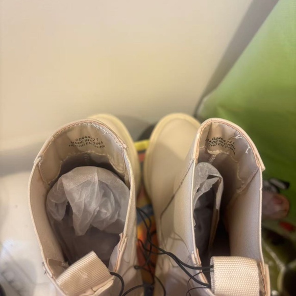 Boots - Picture 3 of 4